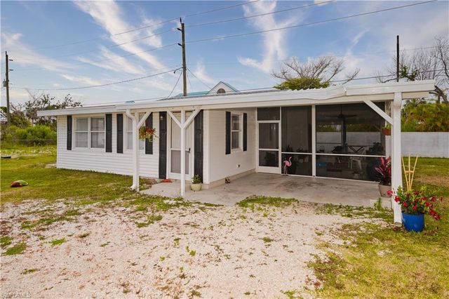 16820 Banyon DR, Fort Myers, FL 33908