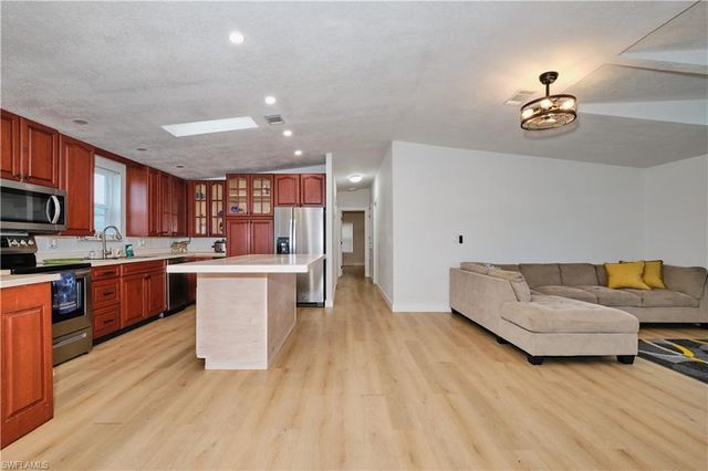 16820 Banyon DR, Fort Myers, FL 33908