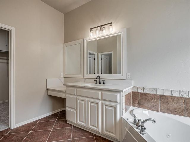 802 Sedona Drive, Norman, OK 73071