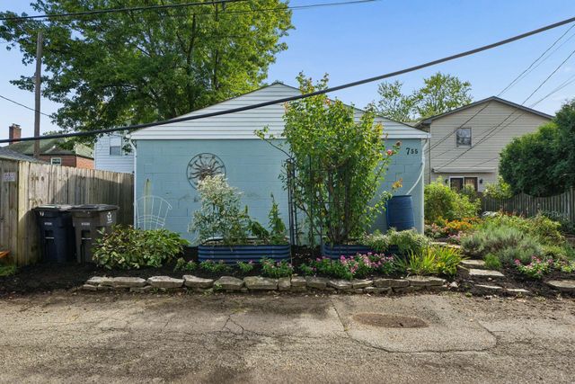 755 S Roosevelt Avenue, Bexley, OH 43209