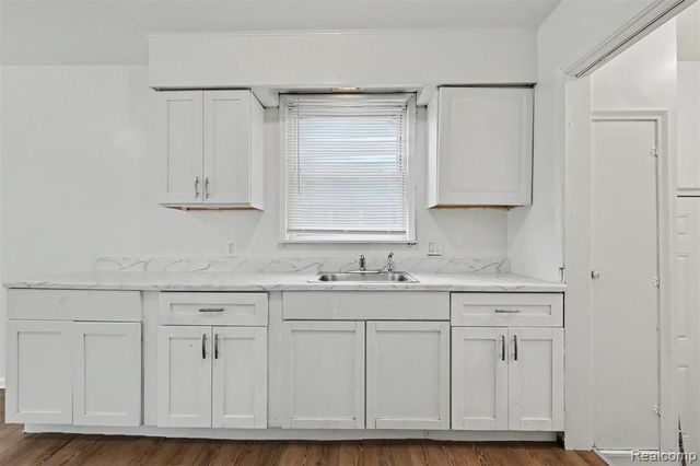 7611 Penrod Street, Detroit, MI 48228