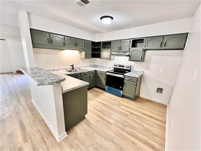 1646 OAKEN BUCKET DR, Memphis, TN 38016