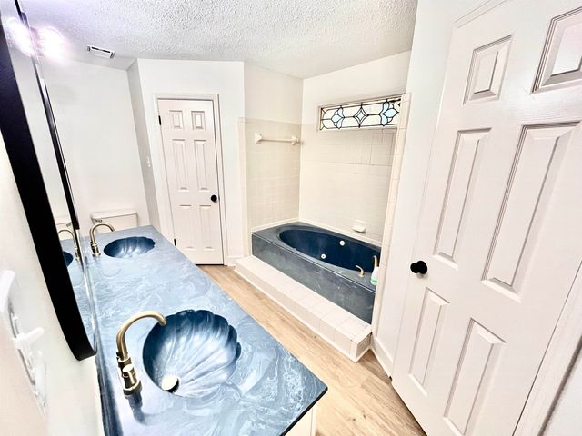 1646 OAKEN BUCKET DR, Memphis, TN 38016