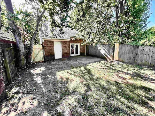 1646 OAKEN BUCKET DR, Memphis, TN 38016