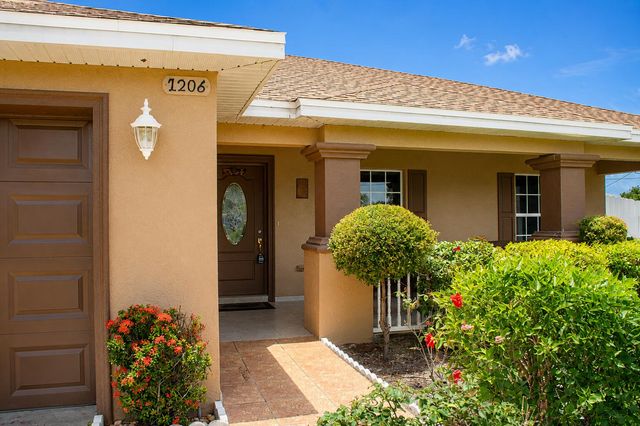 1206 NE 5TH Avenue, Cape Coral, FL 33909