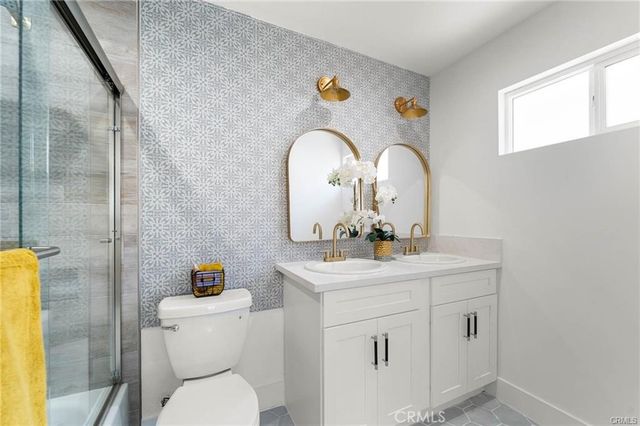 11445 Saticoy Street, North Hollywood, CA 91605
