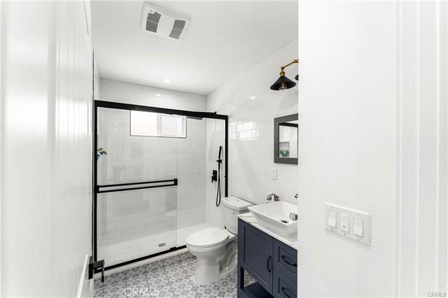 11445 Saticoy Street, North Hollywood, CA 91605