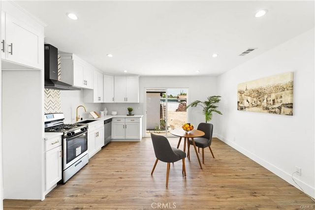 11445 Saticoy Street, North Hollywood, CA 91605