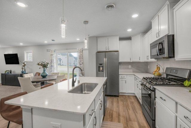 10884 Glacier Lane N, Maple Grove, MN 55369