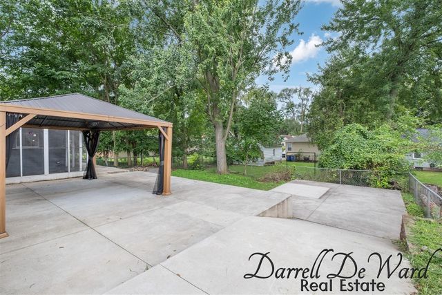 2619 Madison Avenue, Grand Rapids, MI 49507