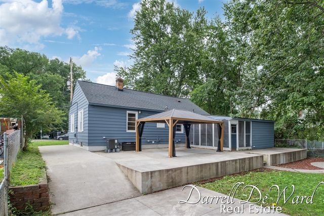 2619 Madison Avenue, Grand Rapids, MI 49507