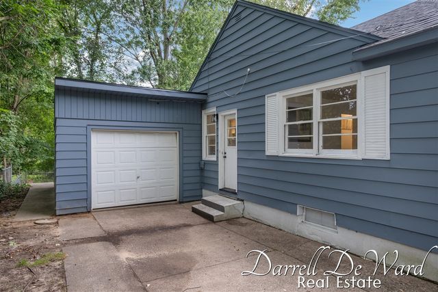 2619 Madison Avenue, Grand Rapids, MI 49507