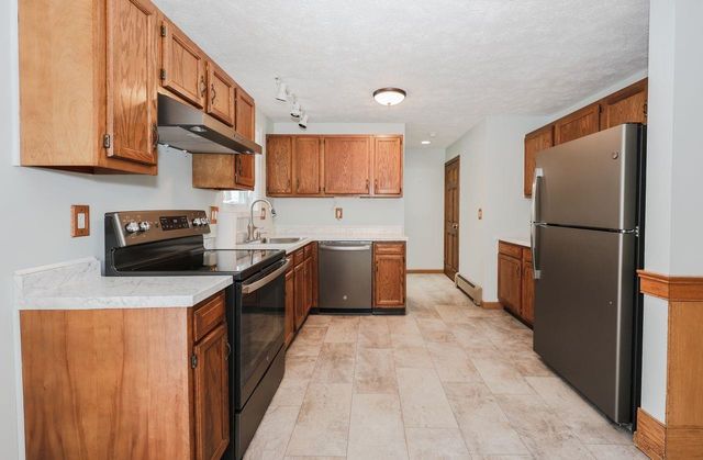 15 Lund Drive A, Hudson, NH 03051