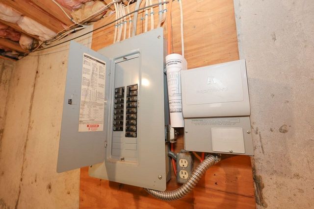 15 Lund Drive A, Hudson, NH 03051