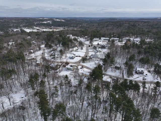 15 Lund Drive A, Hudson, NH 03051