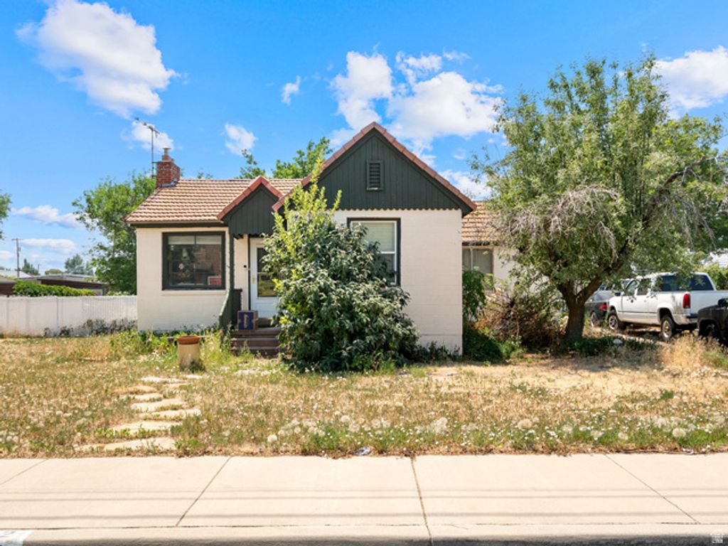 72 E COX LANE, Midvale, UT 84047