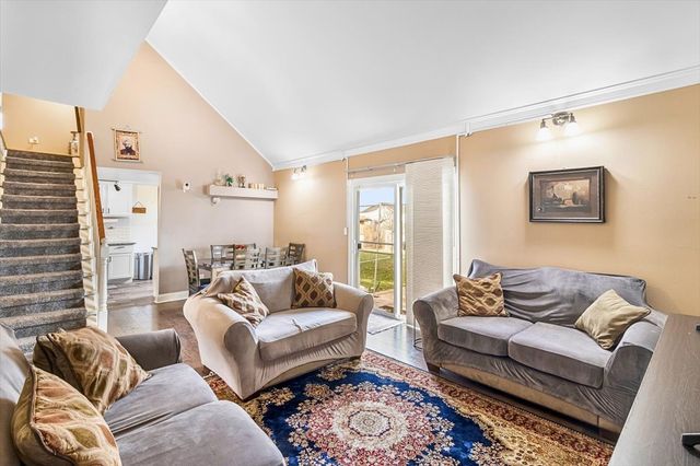 6881 Hickory Street, Hanover Park, IL 60133