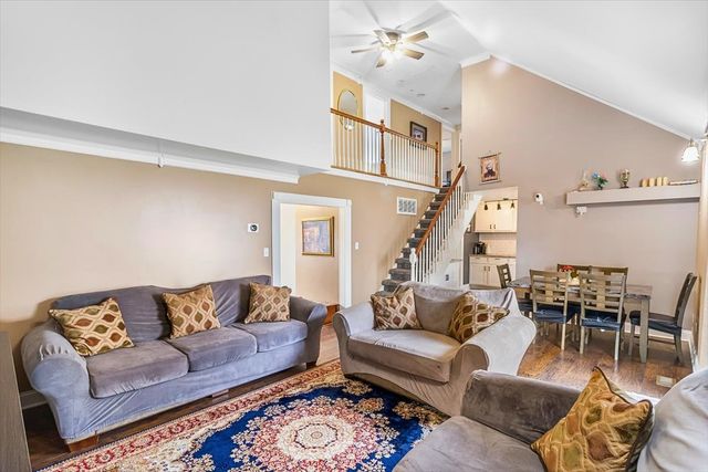 6881 Hickory Street, Hanover Park, IL 60133