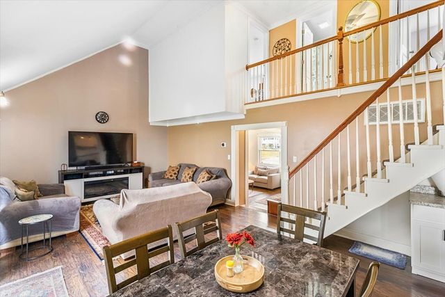 6881 Hickory Street, Hanover Park, IL 60133