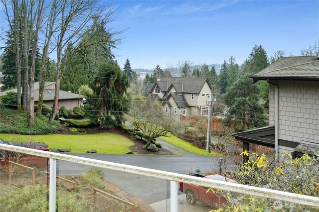 6420 NE 129th Place, Kirkland, WA 98034