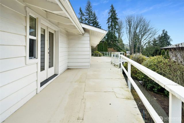 6420 NE 129th Place, Kirkland, WA 98034