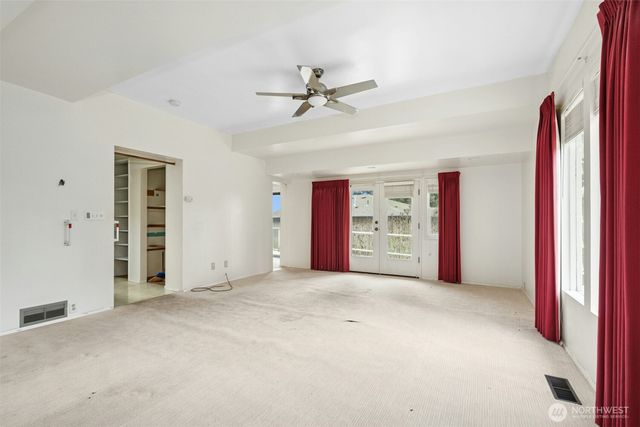 6420 NE 129th Place, Kirkland, WA 98034