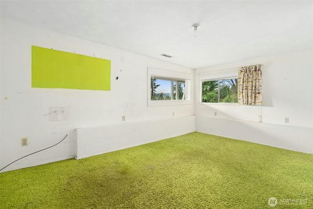 6420 NE 129th Place, Kirkland, WA 98034