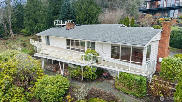 6420 NE 129th Place, Kirkland, WA 98034