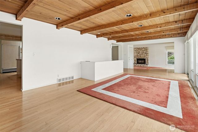 6420 NE 129th Place, Kirkland, WA 98034