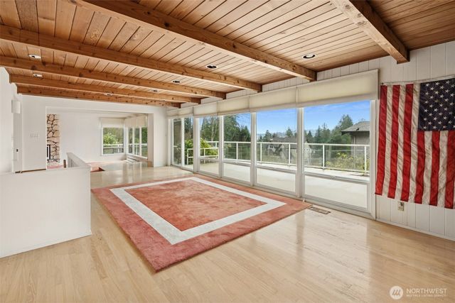 6420 NE 129th Place, Kirkland, WA 98034