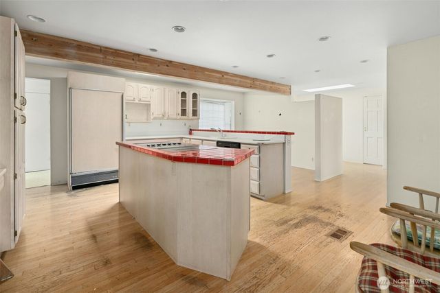 6420 NE 129th Place, Kirkland, WA 98034