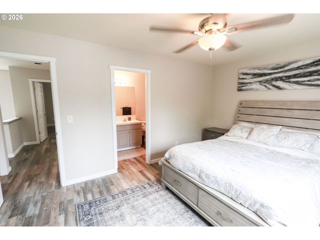 15635 Ne 15TH Pl, Vancouver, WA 98686
