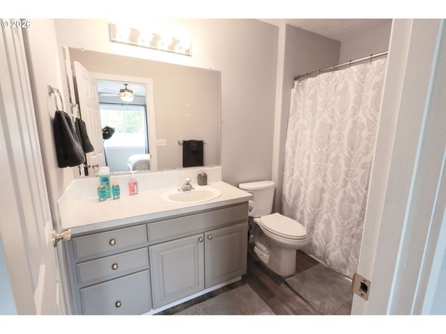 15635 Ne 15TH Pl, Vancouver, WA 98686