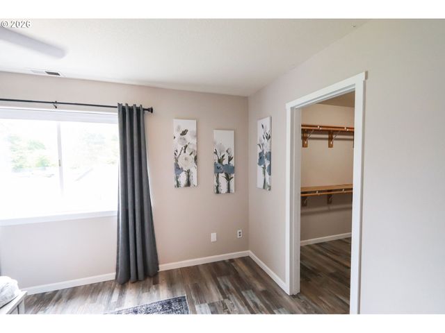 15635 Ne 15TH Pl, Vancouver, WA 98686