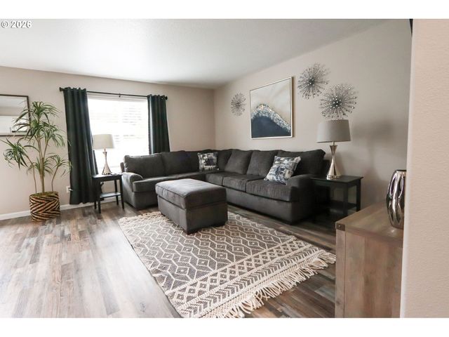 15635 Ne 15TH Pl, Vancouver, WA 98686