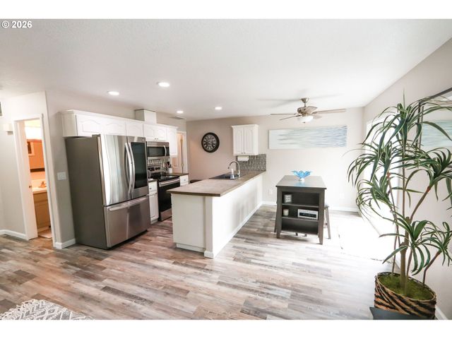 15635 Ne 15TH Pl, Vancouver, WA 98686