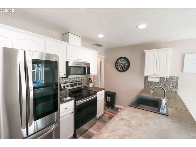 15635 Ne 15TH Pl, Vancouver, WA 98686