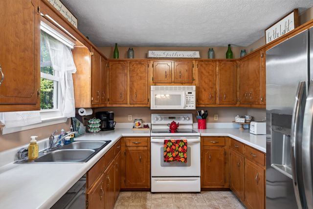 217 Westlynn Dr, Lebanon, TN 37087