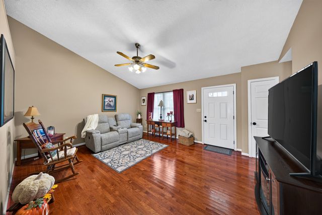 217 Westlynn Dr, Lebanon, TN 37087