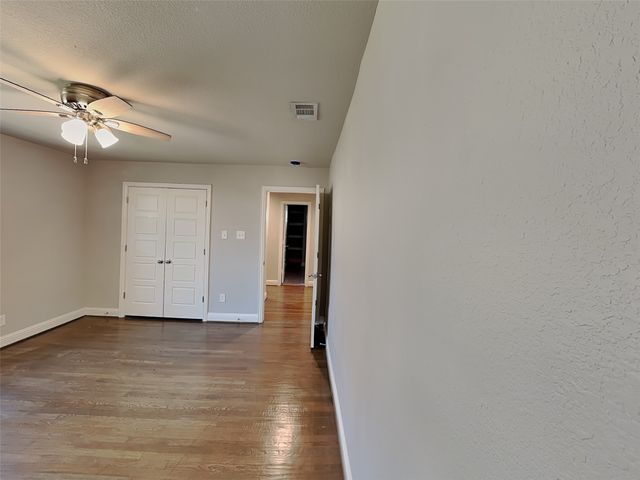 2828 Livingston Avenue, Fort Worth, TX 76110