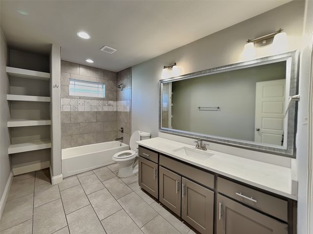 2828 Livingston Avenue, Fort Worth, TX 76110