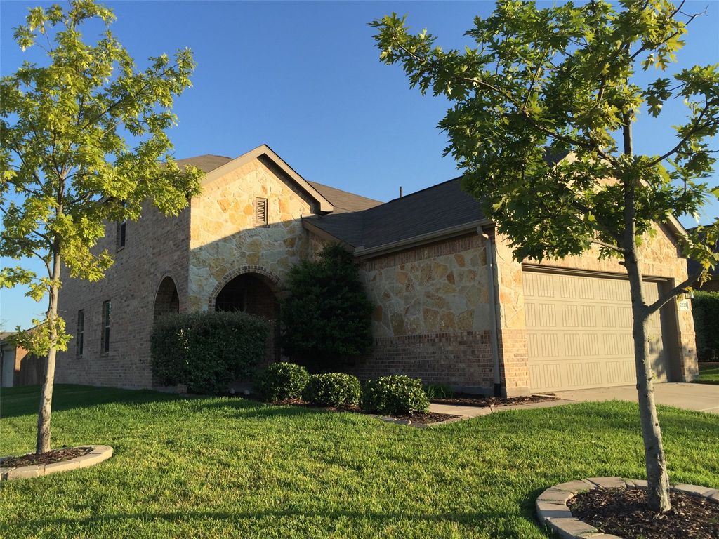 12220 Walden Wood Drive, Fort Worth, TX 76244