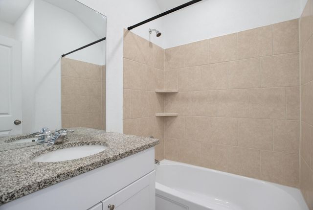 5904 Geronimo WAY, Seguin, TX 78155