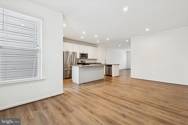 7826 WOLF RUN LN, Severn, MD 21144