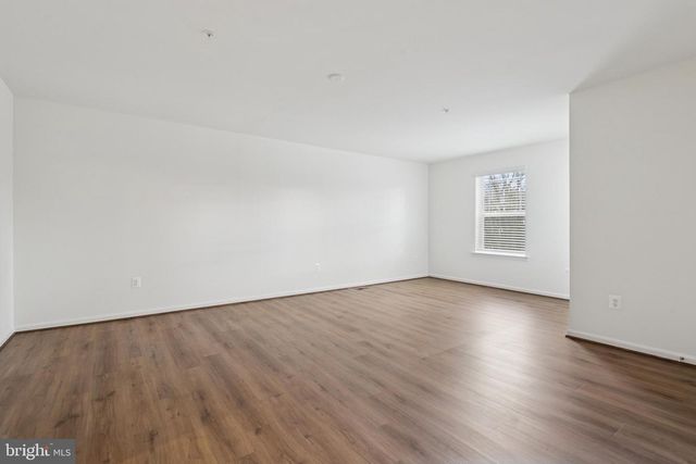 7826 WOLF RUN LN, Severn, MD 21144