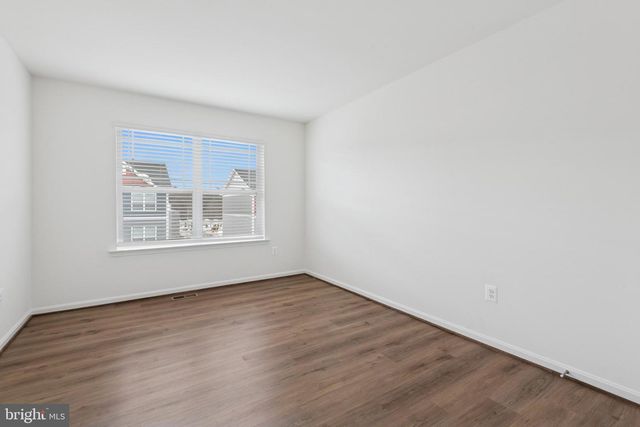 7826 WOLF RUN LN, Severn, MD 21144