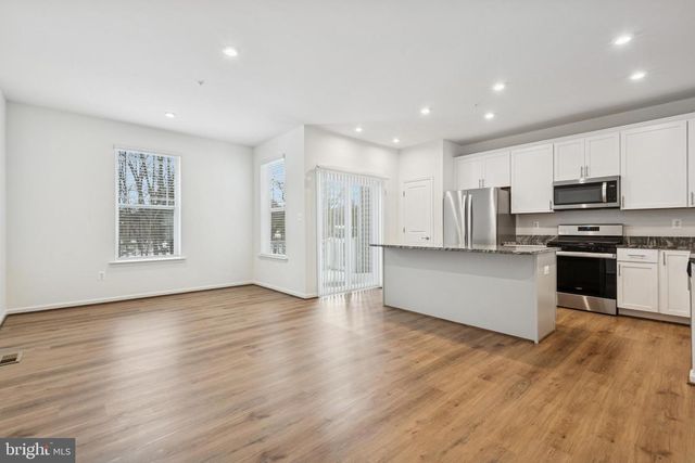 7826 WOLF RUN LN, Severn, MD 21144