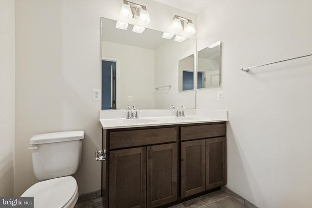 7826 WOLF RUN LN, Severn, MD 21144