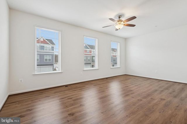 7826 WOLF RUN LN, Severn, MD 21144