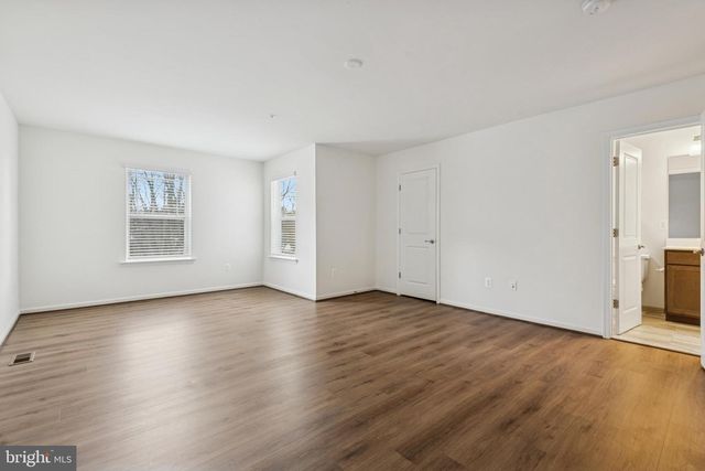 7826 WOLF RUN LN, Severn, MD 21144